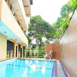 View 2* Kandy